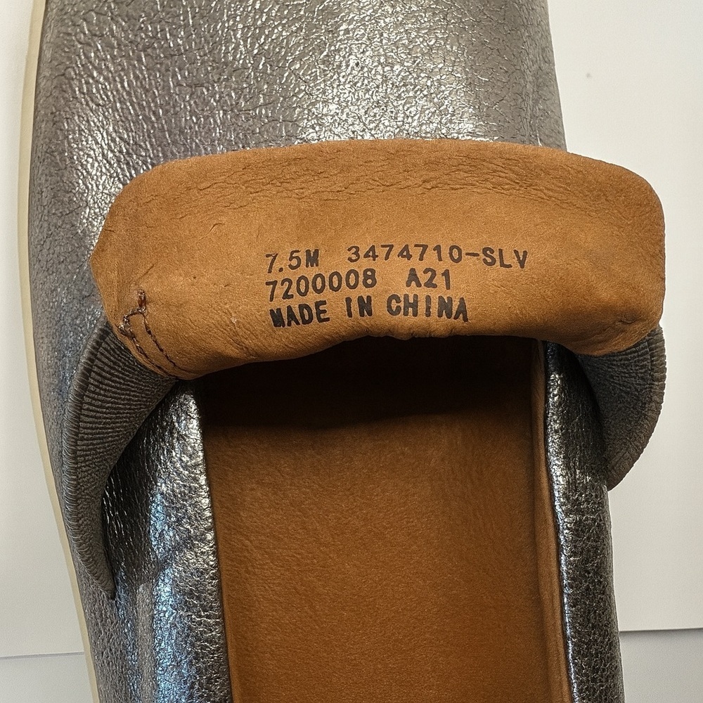 FRYE Ivy Metallic Leather Slip-On Sneakers 7.5 Iridescent Silver Comfort Flats - Picture 9 of 13